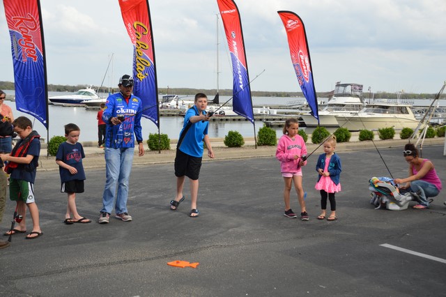 6E6BC32C-8B25-4FF5-9A46-46150BA74ED4