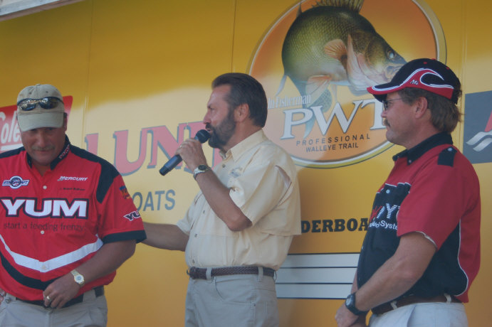 6E929A8C-001F-4022-B69F-D3C7DB0153A8