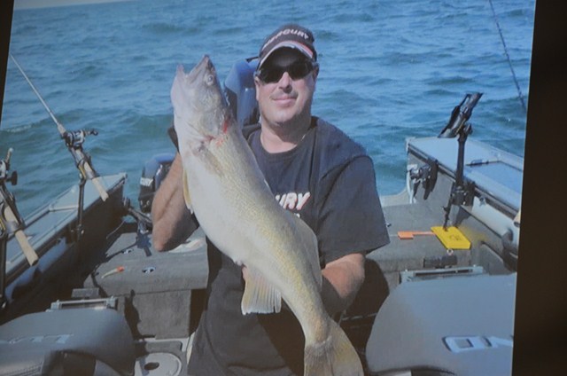 6F329056-4E9C-438F-89FA-5A254A55F661