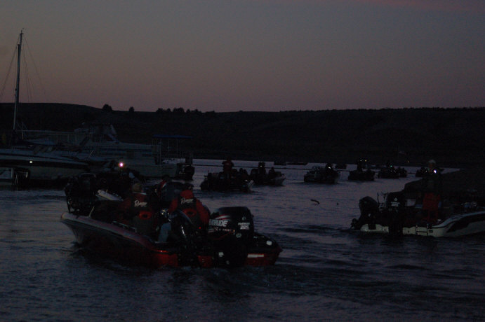 6F6DD589-EE73-478E-85A3-76A419C39799