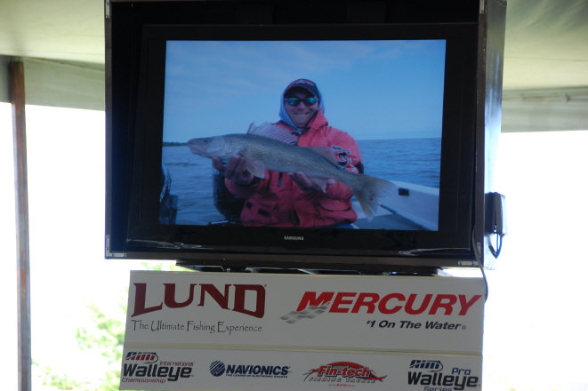 6FA198DF-2D2F-4A5A-937E-DDDB6973AE81