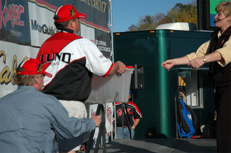 6FB8F562-5E81-47EF-ADED-DC00AD948FCC