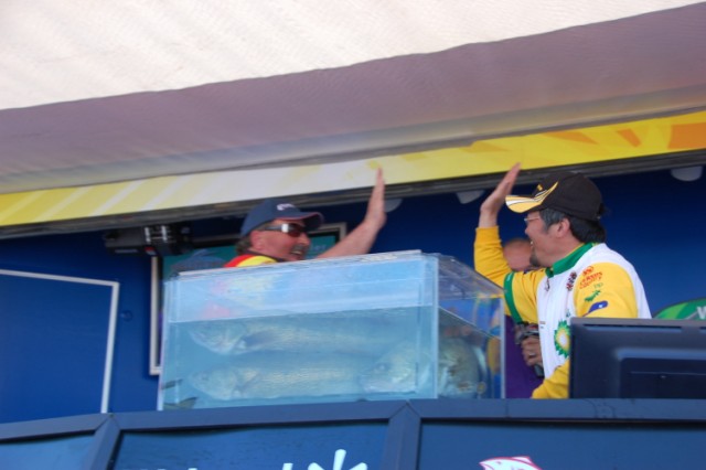 6FBB742D-C083-4B09-96BC-4555A8BD2D2B