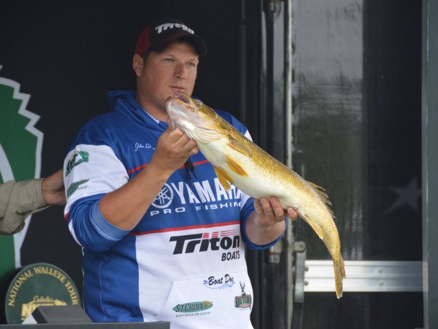 6FFD8CA3-DBC7-4F71-BCC5-FFC067F01DF8