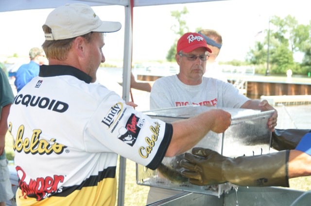 B27EE447-11B2-4C50-AEC1-2F97F2E6C356