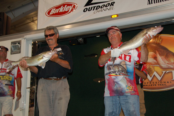 6ABB26FC-EF4C-4D3E-95BF-F98A9860E7F2