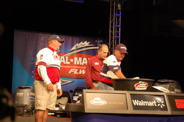 1E5A406F-5716-4B32-8698-782D1B38F173