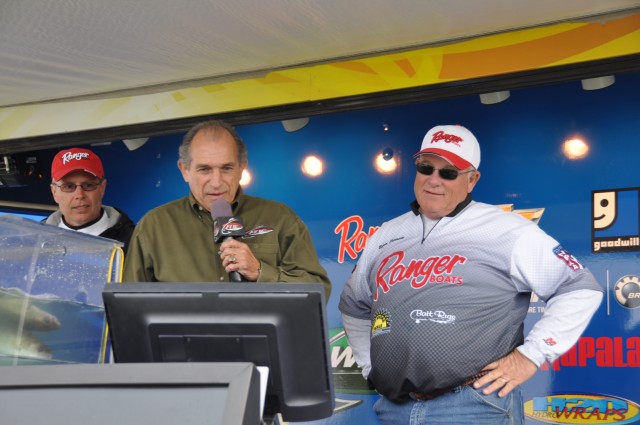 7019A349-9EA8-4C76-8ED8-E6627FE35CA5