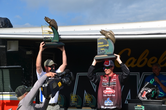 704C38D6-5C47-485A-AFE6-43557B2EB97D