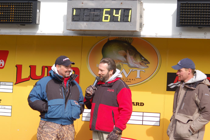 7065E50E-632E-41F0-80E4-31CFB68318F6