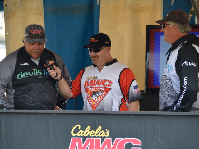 70F71F9D-6C12-486E-AA82-710EFF07BBF7