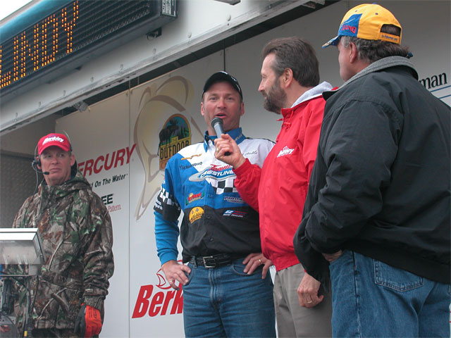 71144BFE-EFE1-40A5-9DDA-6FE5E7341AD2