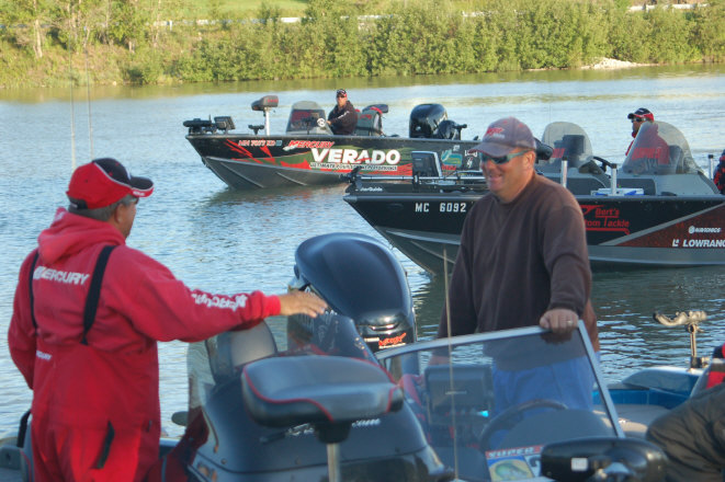 71880756-F7B5-42F7-9657-00FB6ED07598