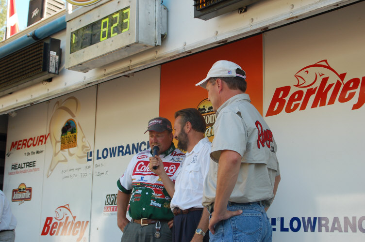 7211F573-2E80-4C92-9BC3-D3D145647F7F