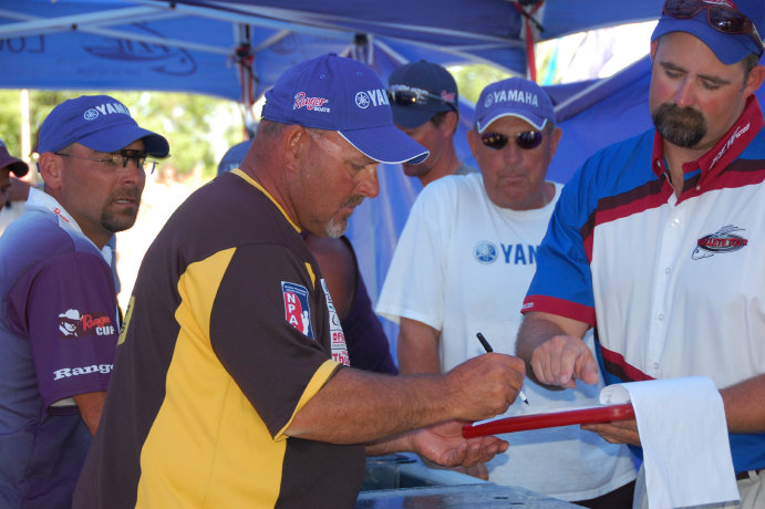 722F566D-42D4-4CE9-8D47-F9FD6B3349F5