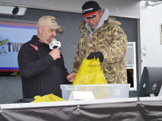 723B08E8-87B5-4444-A244-9776DB0BAE6A