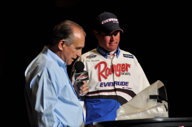 726BDA2A-7BA3-4B90-BC3C-1E13DFA2482D