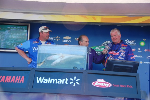 7277E8AB-98B9-4A8B-A7B2-3F1750DCDD71