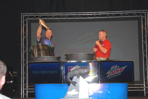 72DB56D8-884F-4E3C-858F-D0216950CBEE