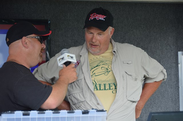 72EAD563-E0AF-4540-95C7-D8CE7E283BE7