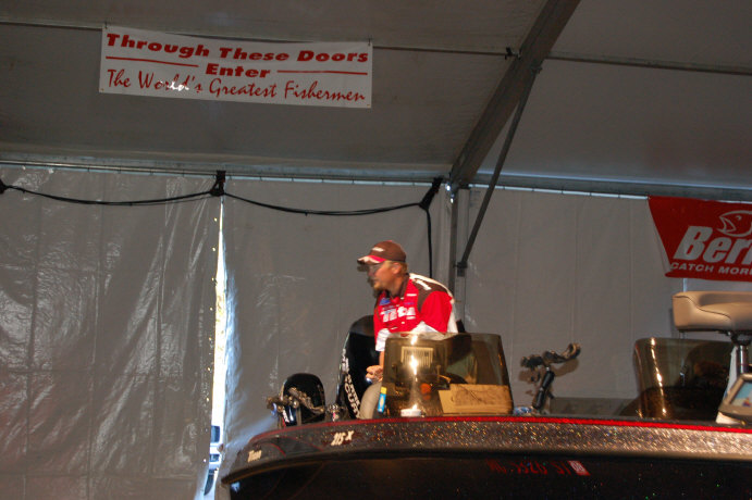 732E7DFF-41D4-48F2-804F-601902161E25