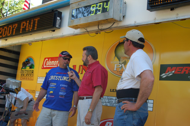 73E94324-C7F9-4666-926D-AF7A0DF0B77F