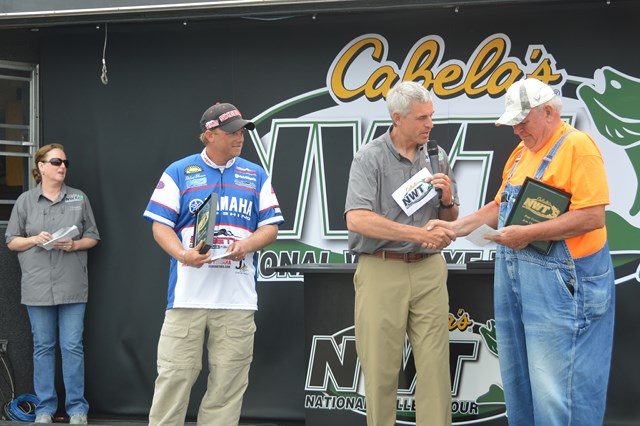 74163696-CAEC-4ED8-9D4E-5CE67E2A5B17