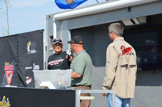 748B2226-E8D4-43A4-871D-B9AAB4D1BF55