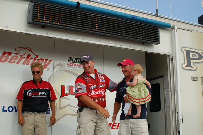 75201558-18AB-4176-8D5C-3871ABD701F6