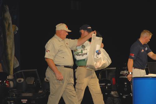 752C1C6F-7196-432B-A6D7-49C26EBAEA35