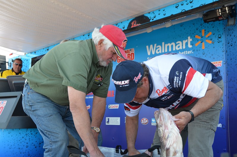 75407499-4FB8-4E80-A6B1-541897A44E2C