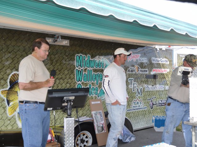 754EF07B-A947-47C9-9D18-33527995170F