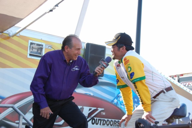 7572C73B-0AE5-4F13-98E2-51E9199D5BF3