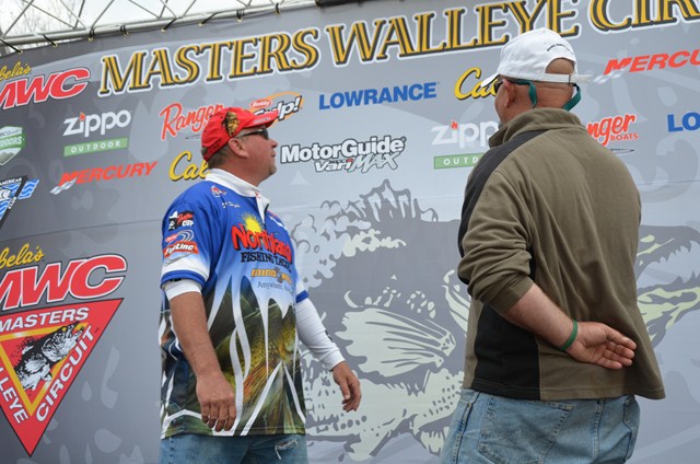 7576DF41-D001-4299-81D4-0D6982709DEB