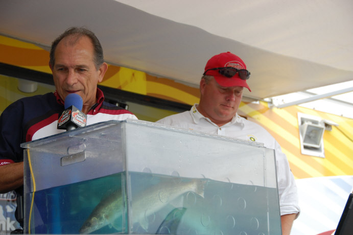 75DB72A7-D10D-4862-ABDF-6DEDF3D1ACC5