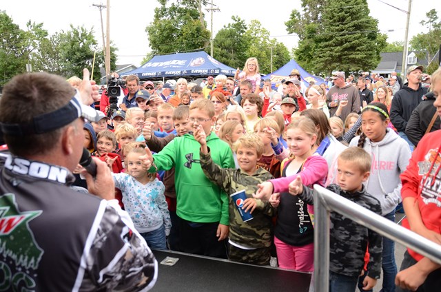 764BFAA8-33A7-4174-AF0D-8C08919B1BF9