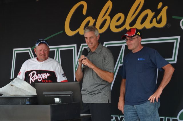 76FA5848-000F-4B6D-9422-A596ECEFBF42