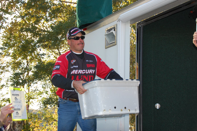 76FB4A97-42DD-4629-B995-B3E53A0E341C