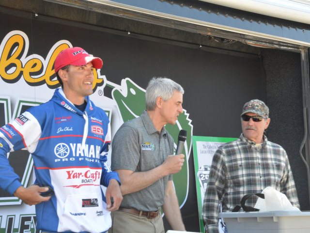 76FD11A8-585B-41F8-B35D-1E59E1E770D6