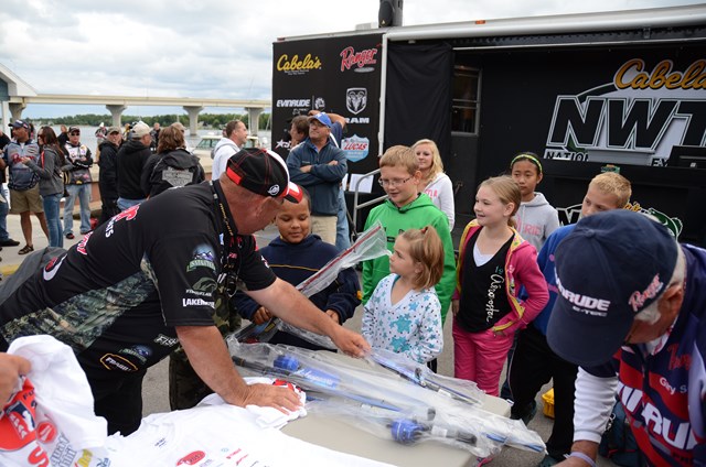 77423DC0-662F-405E-AE6E-524849518478