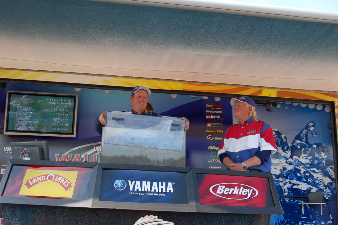 77E2B352-FD83-4172-AD83-EF3506F2358D