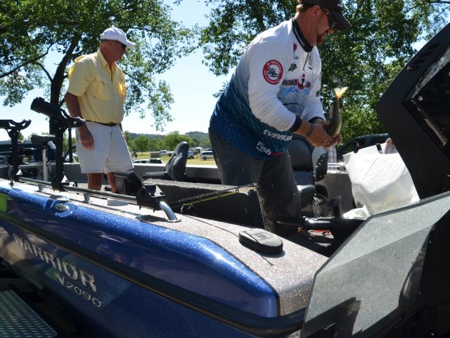 784C3E0E-3960-4AF1-941B-52899E12F020