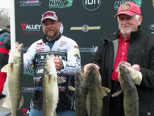 78D53CA7-02B6-4B98-BBB7-89F31023362E