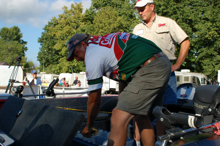 7926F811-533D-4759-B742-C7B2395F9448