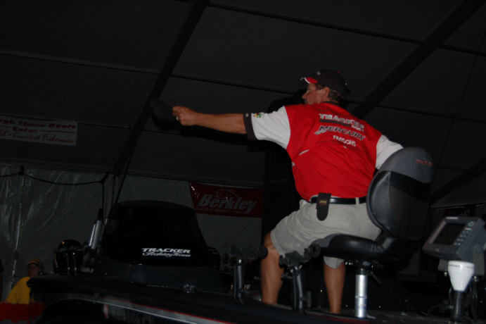 7A0C28E4-9BAF-4C90-BBE7-84B3D285B44A