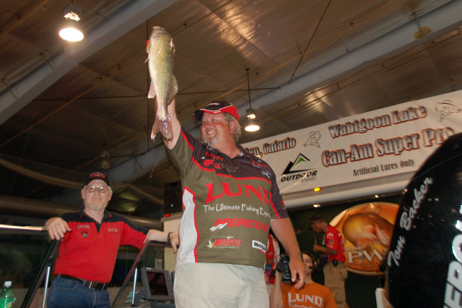 7A548255-B6FA-4CF6-9D32-DEA4C15BD0A6