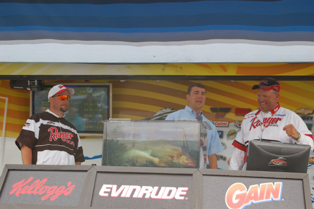 7A8ADD3A-3659-46D0-942A-8B80ABFC22FF