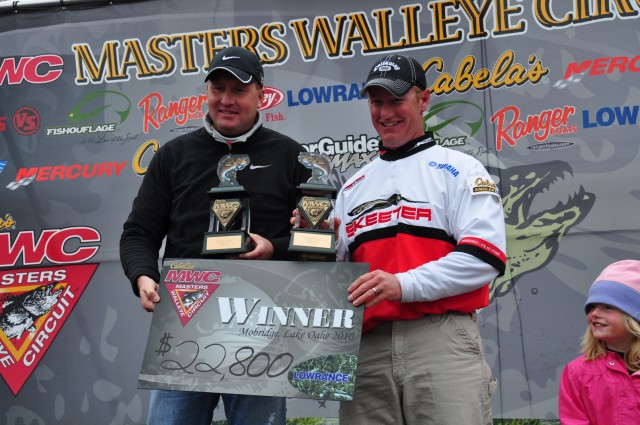 7AAB19FE-50A3-4C6D-BB7F-16A3D99CD52A