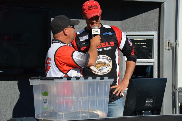 7AFCF94E-3387-43D6-BBC8-EF8776B3B29E