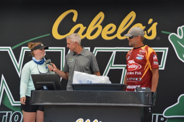 7B1136C8-F85A-4C15-B2B0-289275D3F561